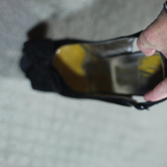 Salvatore Ferragamo Size 7.5 Black Fabric with Beaded Bow Heels - Picture 7 of 7